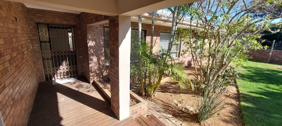 5 Bedroom Property for Sale in Ferreira Town Eastern Cape